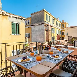 https://la-dimora-di-san-maurizio-4.hotelslidodijesolo.com